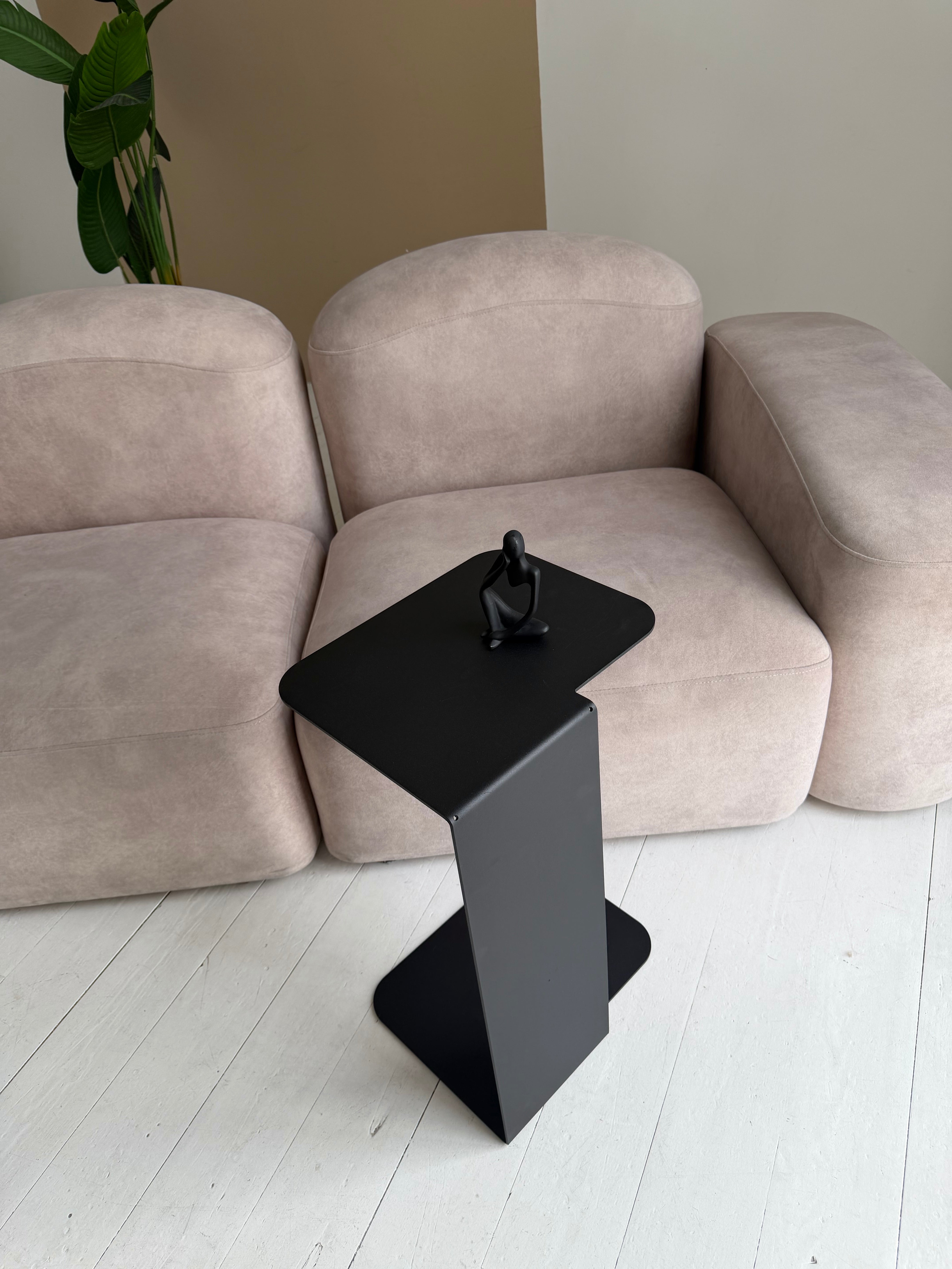 Modern Minimalist Metal Side Table, Coffee table