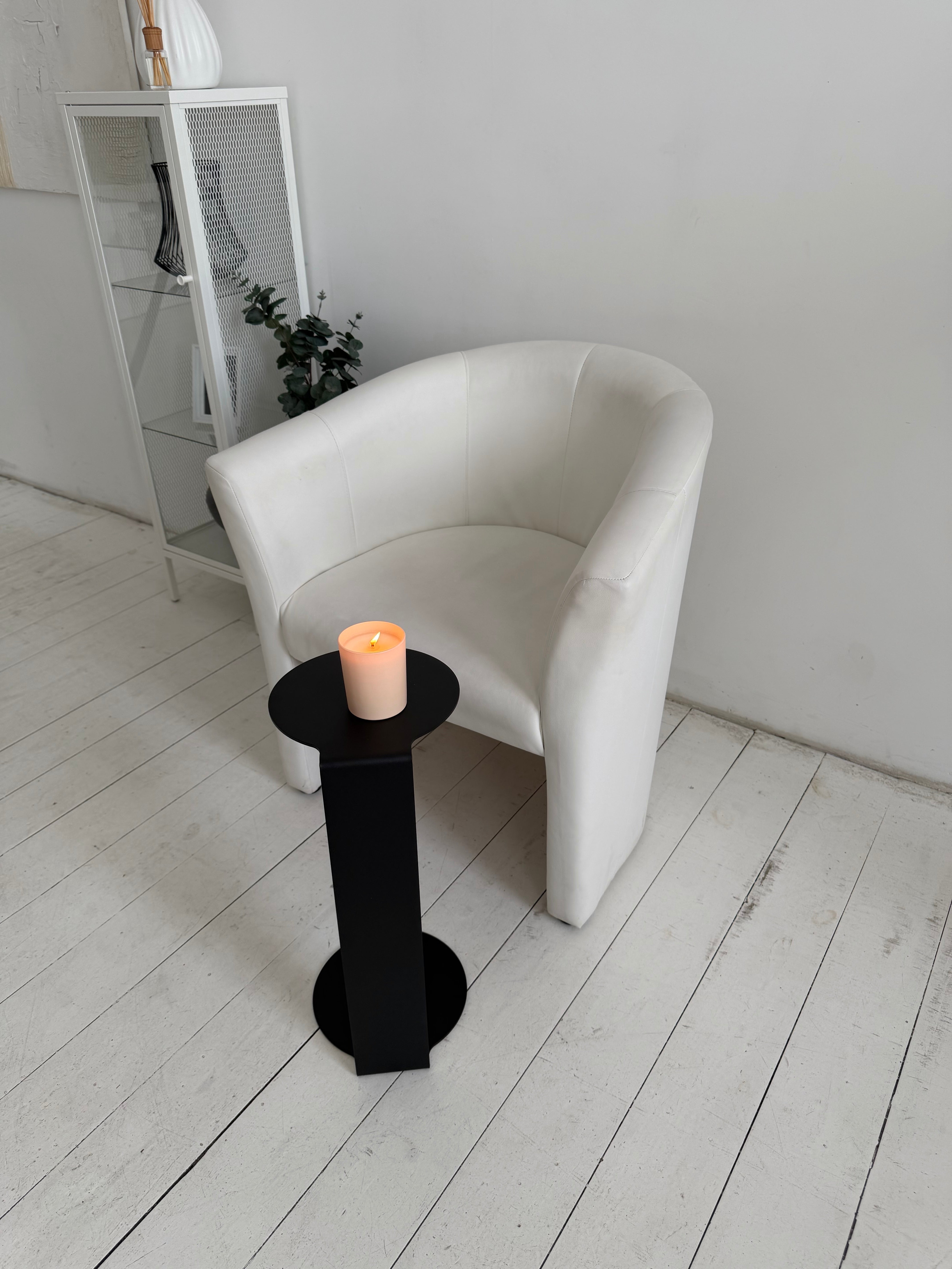 Round Metal Side Table – Minimalist Powder-Coated Steel, Black or White