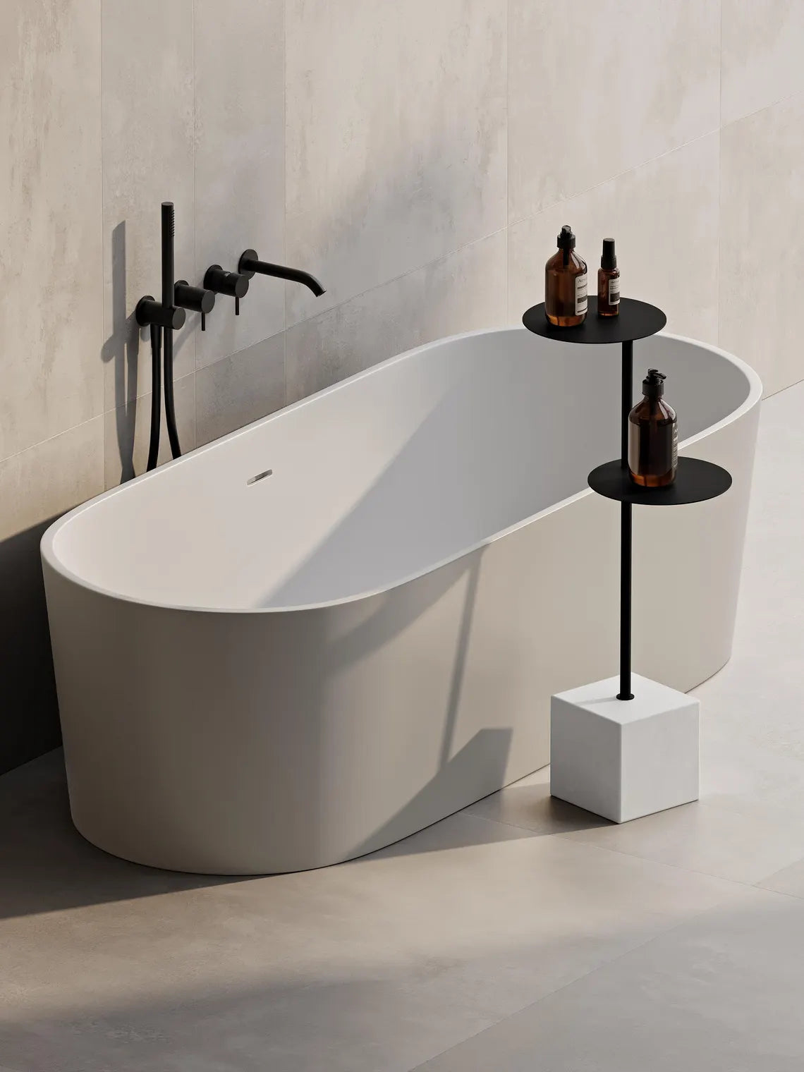 Moderner Badezimmer-Beistelltisch mit Betonsockel – Minimalistischer Stahlregalständer für Badewanne und Handtücher