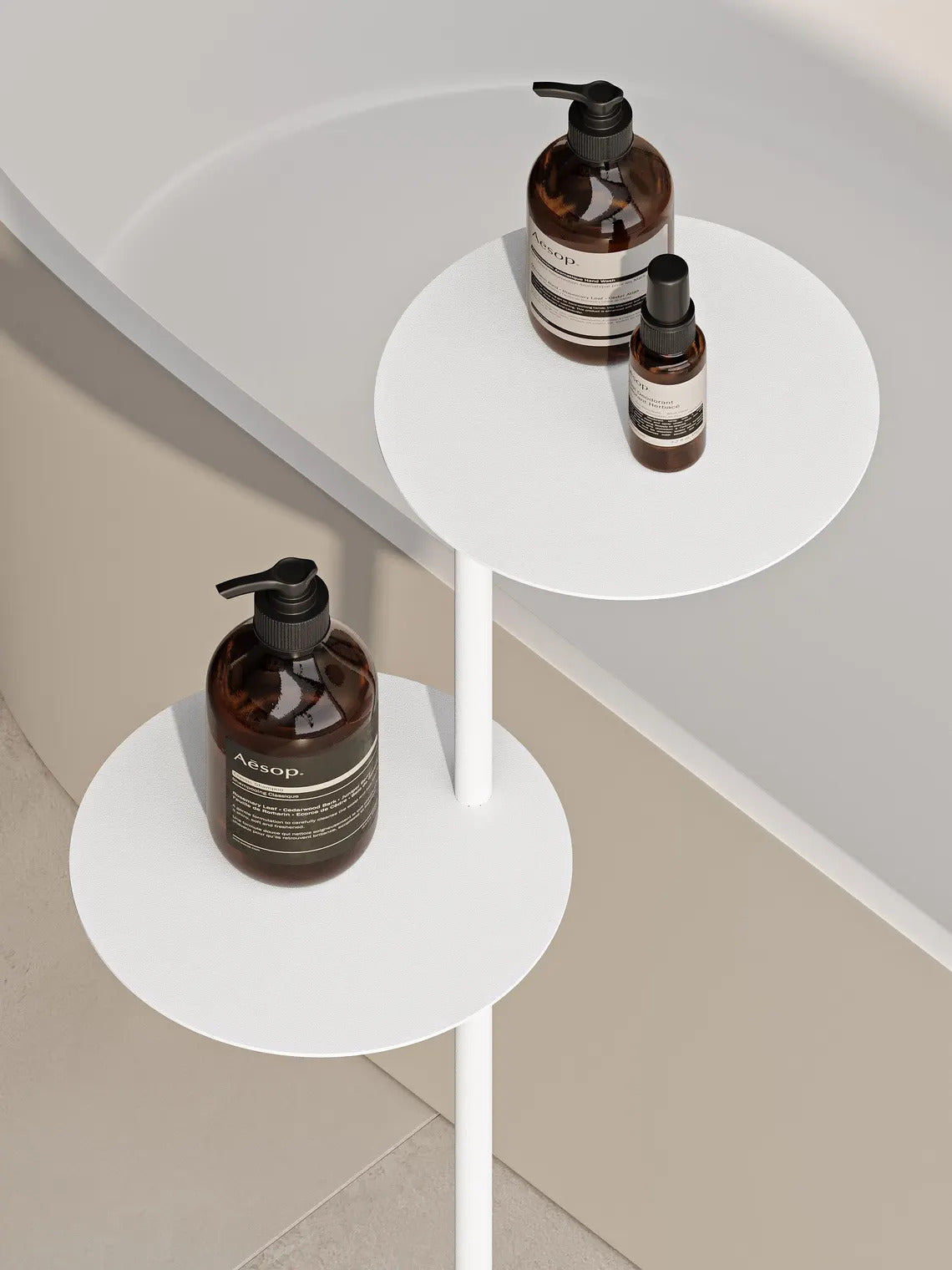 Moderner Badezimmer-Beistelltisch mit Betonsockel – Minimalistischer Stahlregalständer für Badewanne und Handtücher
