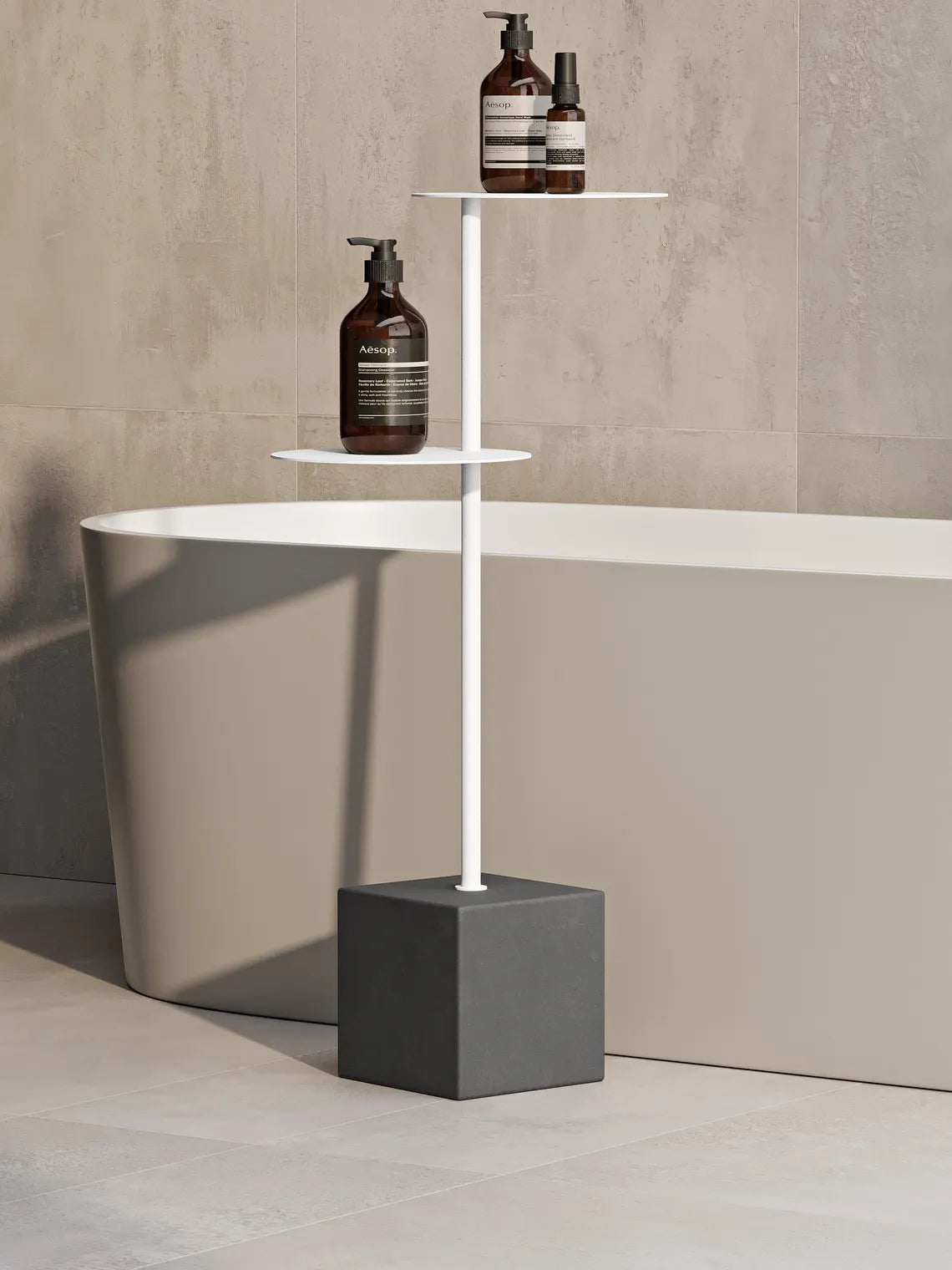 Moderner Badezimmer-Beistelltisch mit Betonsockel – Minimalistischer Stahlregalständer für Badewanne und Handtücher