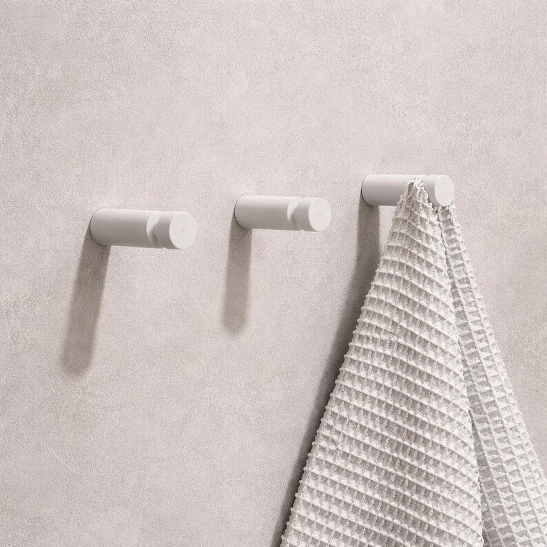 Gancio per asciugamani minimalista | Gancio da parete in acciaio inossidabile | Gancio per bagno moderno | Gancio nero o bianco, gancio salvaspazio | Gancio per asciugamani resistente
