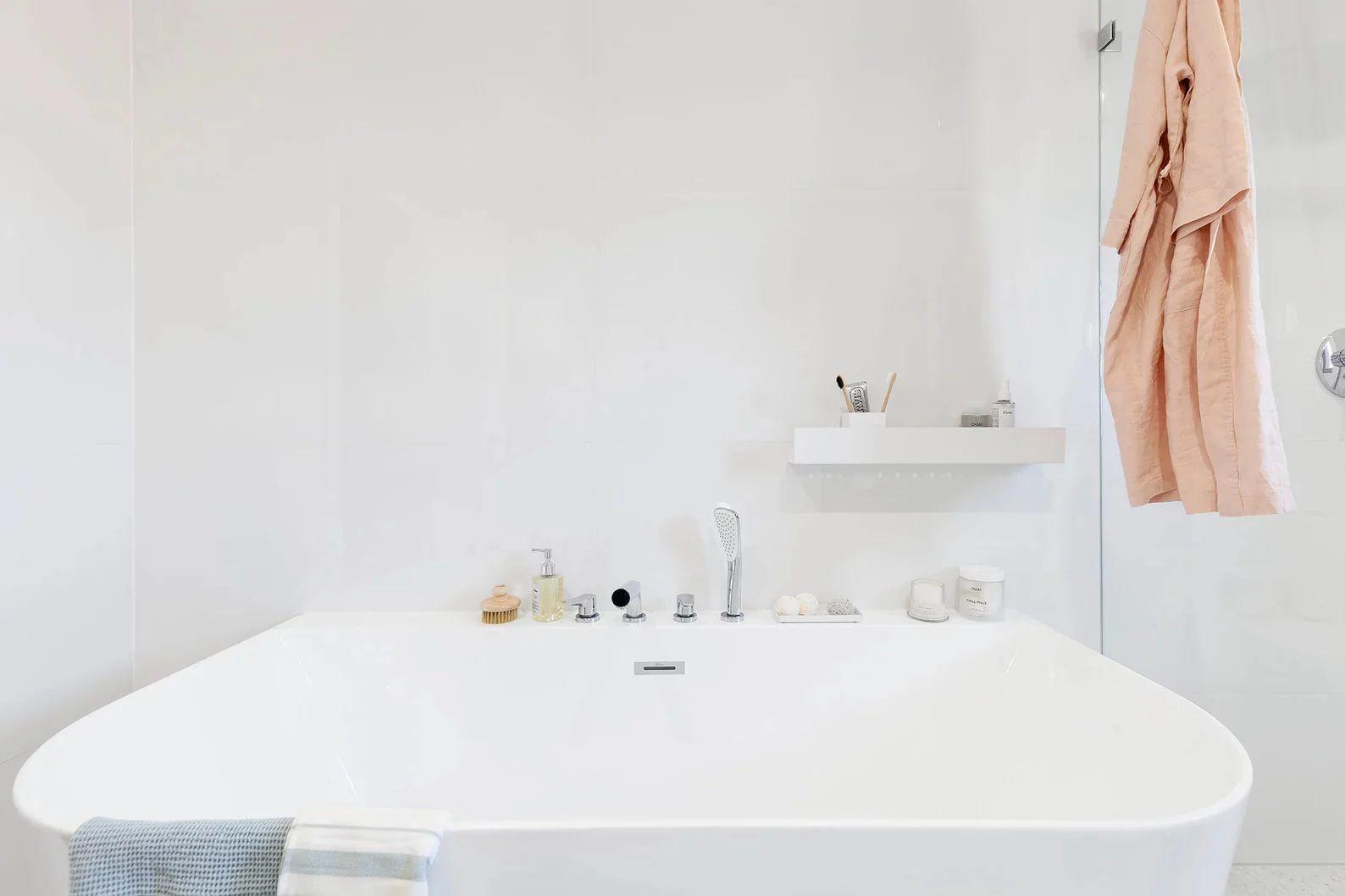 minimal shelf
floating shelf
floating shelves
black metal shelf
metal shelves
bathroom shelf
steel shelf
bathroom storage
shelf with drainage
wall shelf
wall mounted shelf
bathroom shelves
white shelf